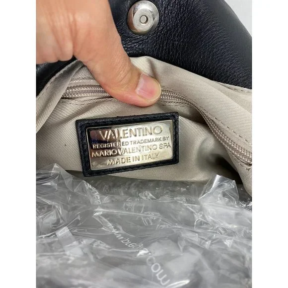 Valentino by Mario Valentino Quilted Logo Chain Strap Leather Hand Bag Blk D137 - Picture 3 of 11